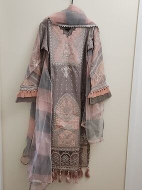 New 3 Piece Pakistani Dress Size M